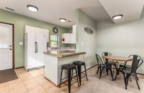 Lewis Center Casa | ★The Mad Cat Inn★Private Guest House★ FirePit★HotTub★