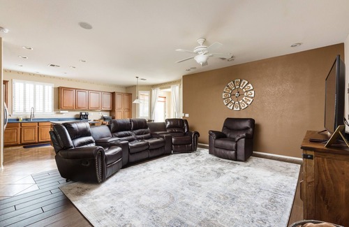 Rovey Farm Estates Casa | The Magic on Midway Luxury Home en Glendale - 5 habitaciones / 2. 5 baños / comodidades mejoradas / sala de juegos única
