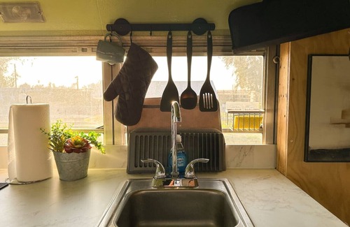 Visalia Casa | The Magic Skoolie Outdoor Glamping in Visalia