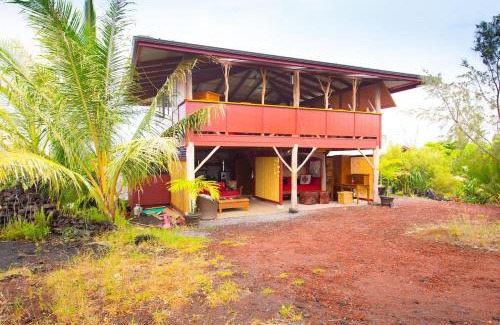 Pahoa Apartamento | THE MAGICAL LAVA TEMPLE with EPIC Volcano Views!