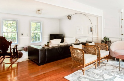 Saugerties Casa | The Magnolia | A Modern Country Getaway | Saugerties NY