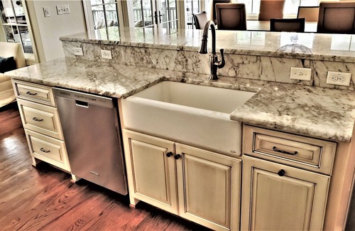 Morristown Casa | The Magnolia - Luxe Lakefront Private Villa on Lake Gaston | 6br/7ba | Sleeps 19