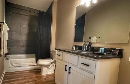 Lancaster Casa | The Magnolia/ Modern Barndo with hot tub and game room