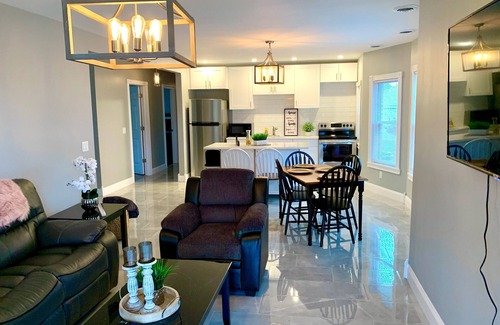 Niagara Falls Casa | The Maid of the Mist Villa-Yard &Parking