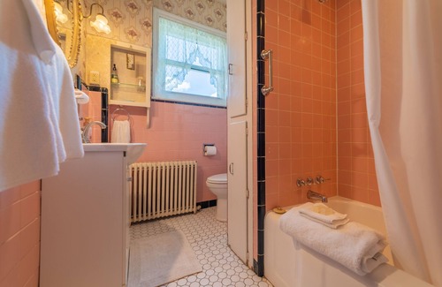Cumbola Cama Y Desayuno | The Maid's Quarters Bed Breakfast & Tearoom