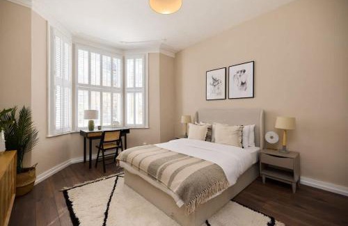 Harrow Road Apartamento | The Maida Hill Hideout - 2BDR Flat with Courtyard
