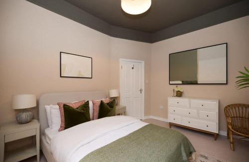 Harrow Road Apartamento | The Maida Hill Hideout - 2BDR Flat with Courtyard