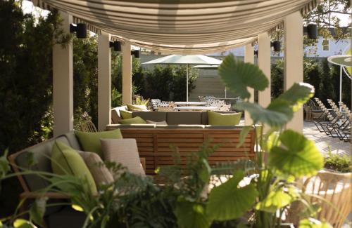 Mid-City Hotel | The Maidstone New Orleans