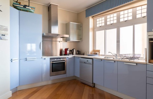 Kalk Bay Hotel | The Majestic Apartment