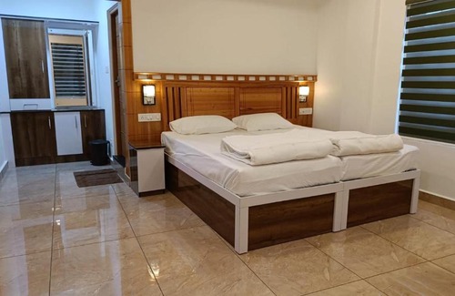 Kumily Cabina | THE MALABAR RESIDENCY