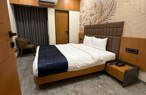 Dwarka Hotel | The Malay comfort-Hotel Dwarka residency