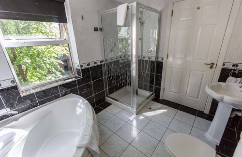 Queens Quarter Hotel | The Malone Hotel