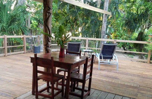 Sandy Bay Casa | The Mango House 2 + 2 FURN Bungalow con gran terraza con vista al mar