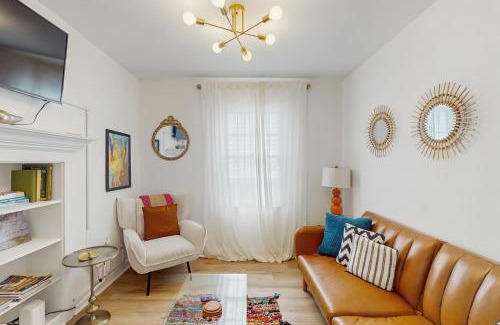 Beach Institute Apartamento | The Manor at Forsyth Gardens