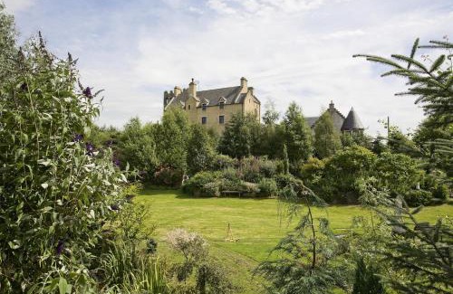 Airth Casa | The Manor at Plane Castle - Pet Friendly - Parking
