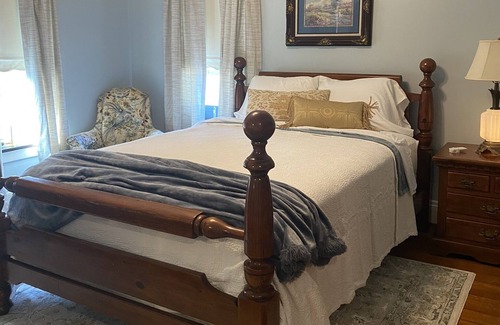 Dover Casa | The Manor - Spacious, Elegant, and in a great location!