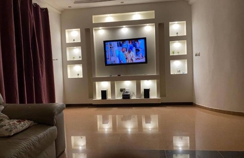 Lome Villa | The Manor.