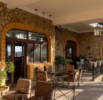 Da Lat Hotel | The Manor Villas Da Lat