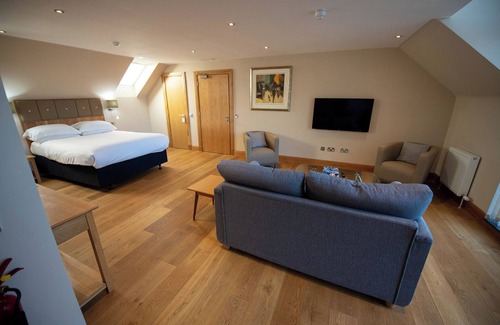 Elgin Hotel | The Mansefield Hotel