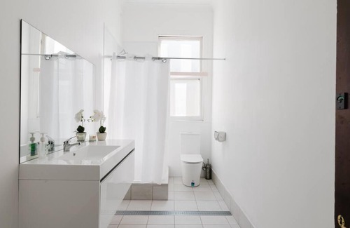 Islington Casa | The Mansion - Queen Room, Shared Bathroom