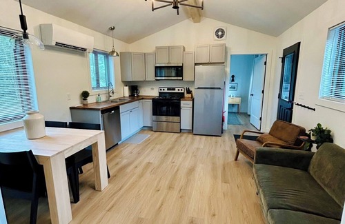Porterfield Cabina | The Maple - New! - Menominee River Tiny Cottage