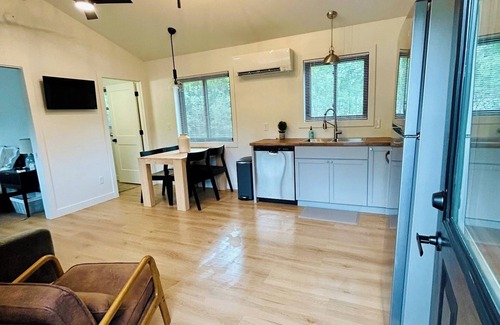 Porterfield Cabina | The Maple - New! - Menominee River Tiny Cottage