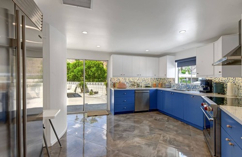 Vista Las Palmas Casa | The Marilyn Monroe Estate 4bed/4ba Pool and Spa. Newly Remodeled.