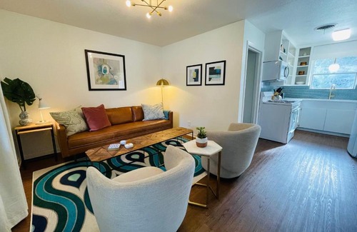 Greater South River City Casa | The Mariposa Wing B by Lodgewell - Spread your wings here