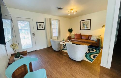 Greater South River City Casa | The Mariposa Wing B by Lodgewell - Spread your wings here