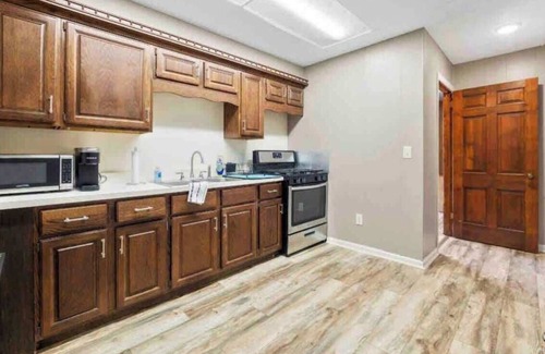 Ashland Apartamento | Market Place - Suite 2 in Ashland, KYnear Marathon & Kings Daughter's Hospital
