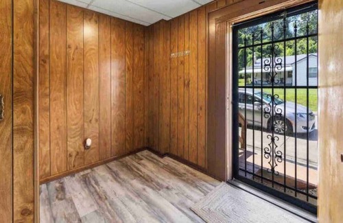 Ashland Apartamento | Market Place - Suite 2 in Ashland, KYnear Marathon & Kings Daughter's Hospital