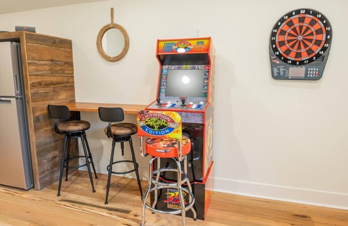 North Charleston Casa | The Marlboro Experience - Skee Ball & Arcade Room!