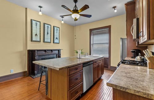 Lafayette Square Casa | The Marquis Manor | JZ Vacation Rentals