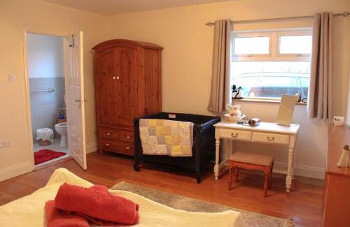 Kells Casa | The Marshes - Large home, short drive to beach
