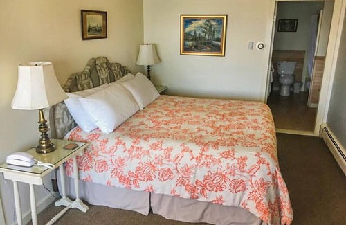 Stonington Hotel | The Mary Day - Inn on the Harbor