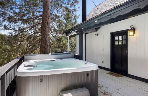 Crestline Casa | The Matterhorn Manor by AvantStay Harry Potter Inspired A-Frame Home w Hot Tub Views