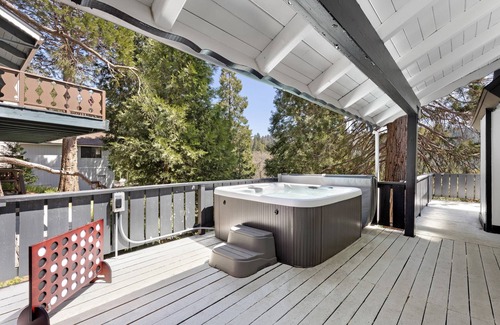 Crestline Casa | The Matterhorn Manor by Avantstay Harry Potter Inspired A-frame Home w/ Hot Tub & Views