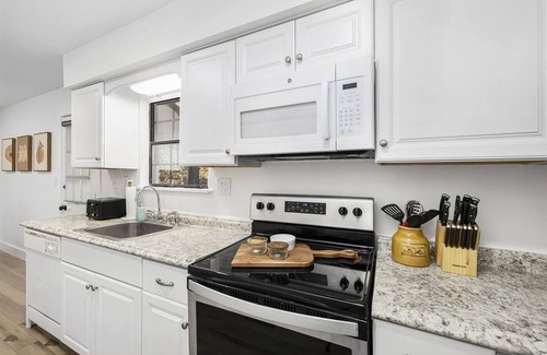 Matthews Casa | The Matthews Stay | Newly Renovated Family Home