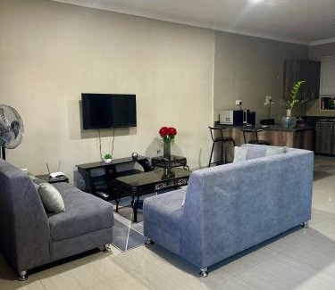 Lusaka Apartamento | The Maureen Suite