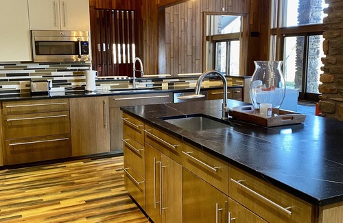 Bella Vista Casa | The Mayfair on Lake Windsor