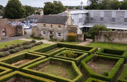 Biddestone Apartamento | The Maze Garden Cottage by Mint Stays