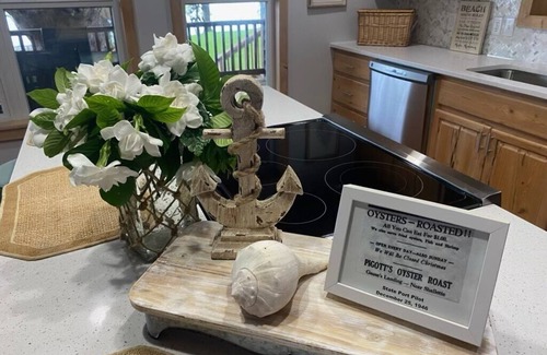 Ocean Isle Beach Casa | The Mazelle Porch at Gause Landing