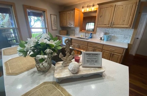 Ocean Isle Beach Casa | The Mazelle Porch Main Level