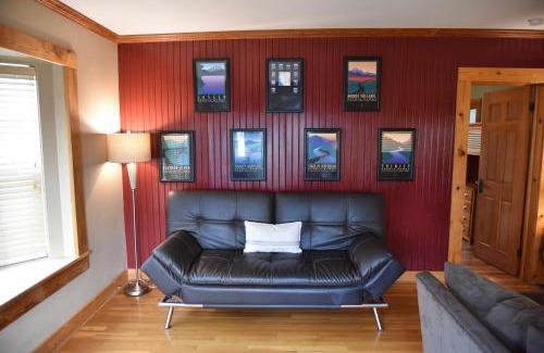 McCloud Casa | The McCloud Vacation Home on Mt Shasta, Sleeps 13