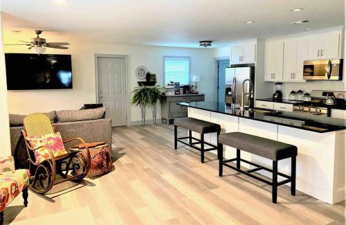 Springdale Casa | The McKinney dentrally located a few blocks from Emma St and Downtown four bedrooms