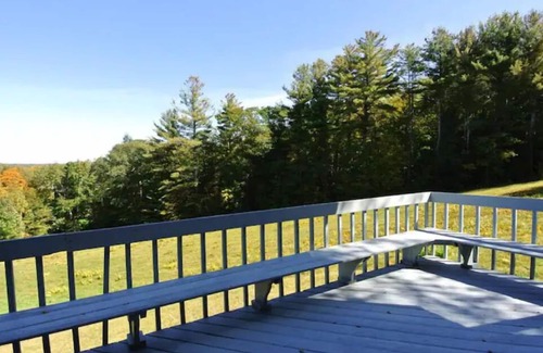 Otis Casa | The Meadows House @ Otis Ridge w/ 7-person hot tub
