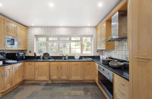 Borehamwood Casa | The Meadows near Sky Studios