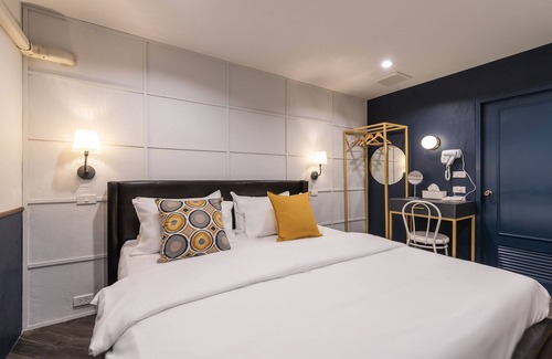 Wua Lai Hotel | The Mellow Pillow at Chiang Mai Gate