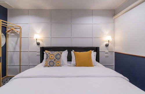 Wua Lai Hotel | The Mellow Pillow at Chiang Mai Gate