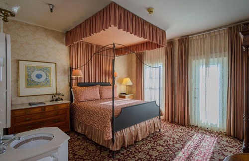 Mendocino Hotel | The Mendocino Hotel and Garden Suites